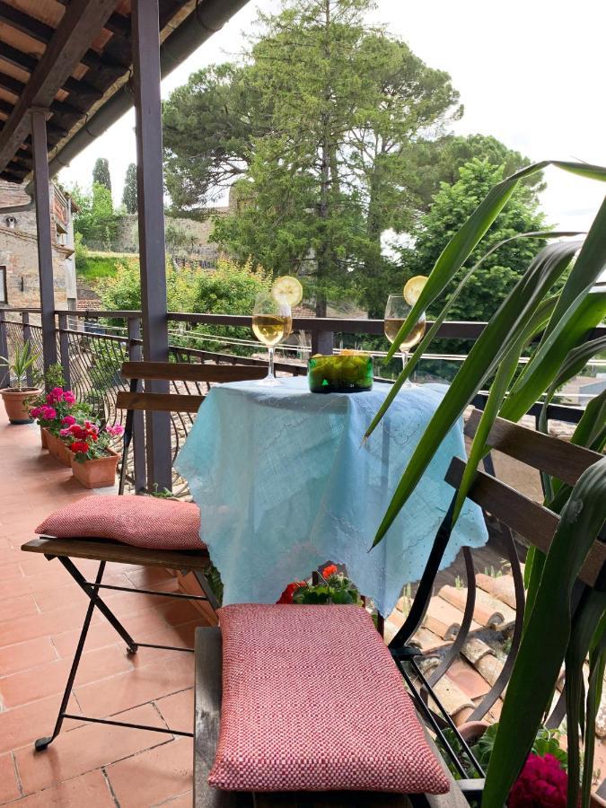 Appartamenti Panoramici Piazza delle Erbe San Gimignano Esterno foto