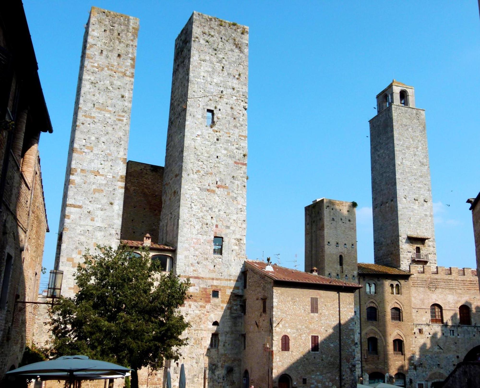 Appartamenti Panoramici Piazza delle Erbe San Gimignano Esterno foto