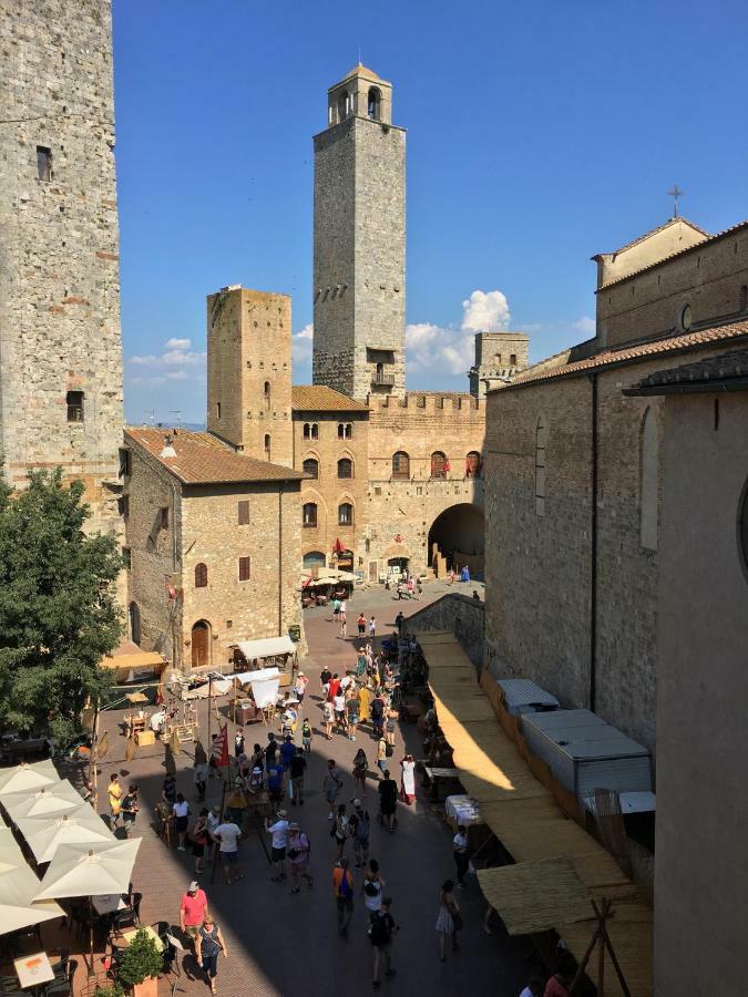 Appartamenti Panoramici Piazza delle Erbe San Gimignano Esterno foto